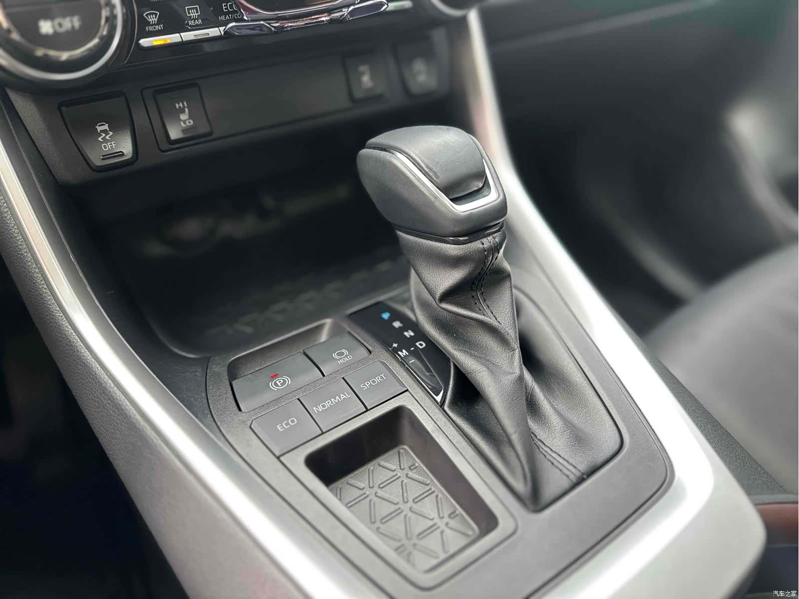 Toyota RAV4, 2022 15