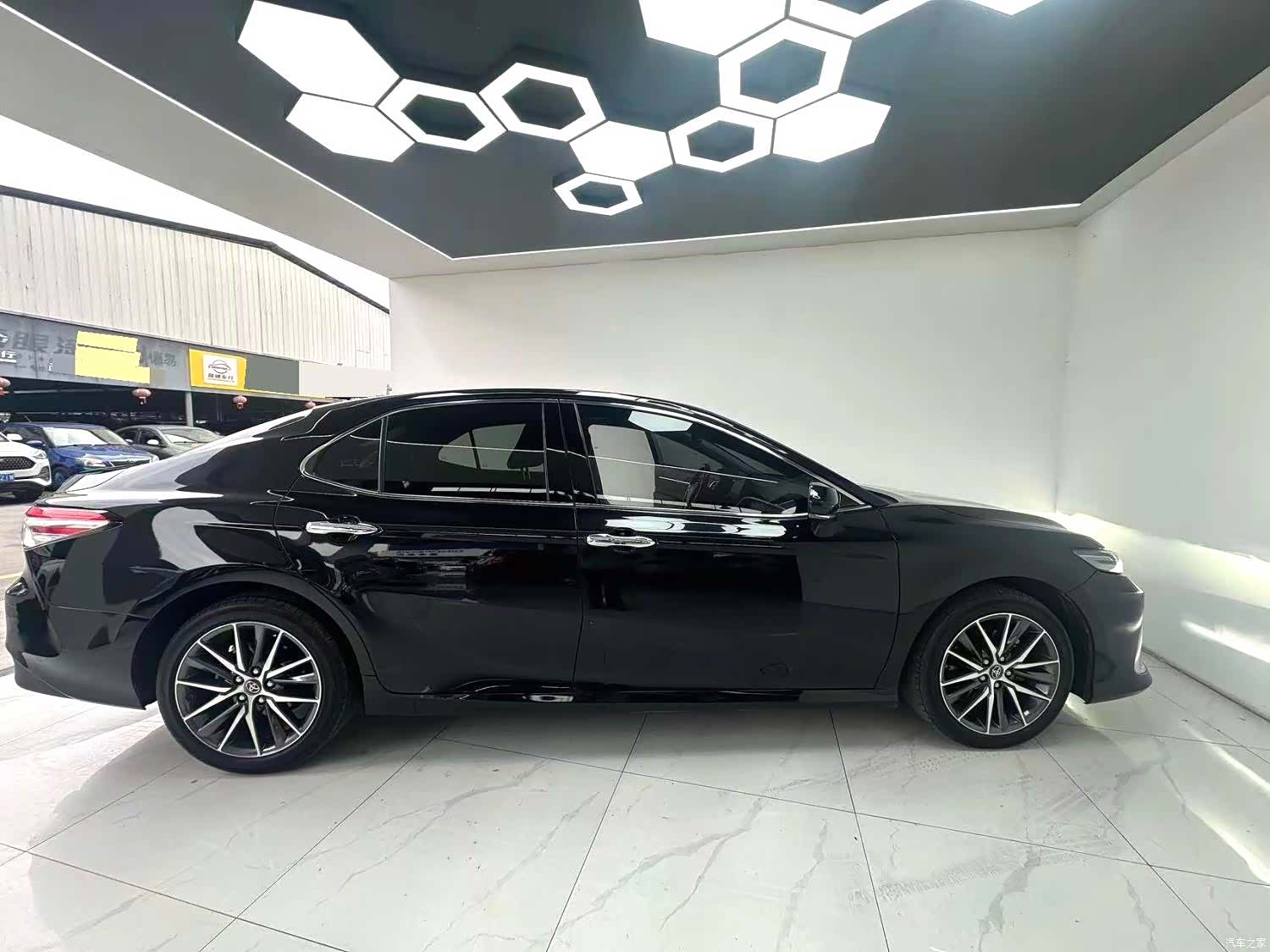 Toyota Camry, 2023 10