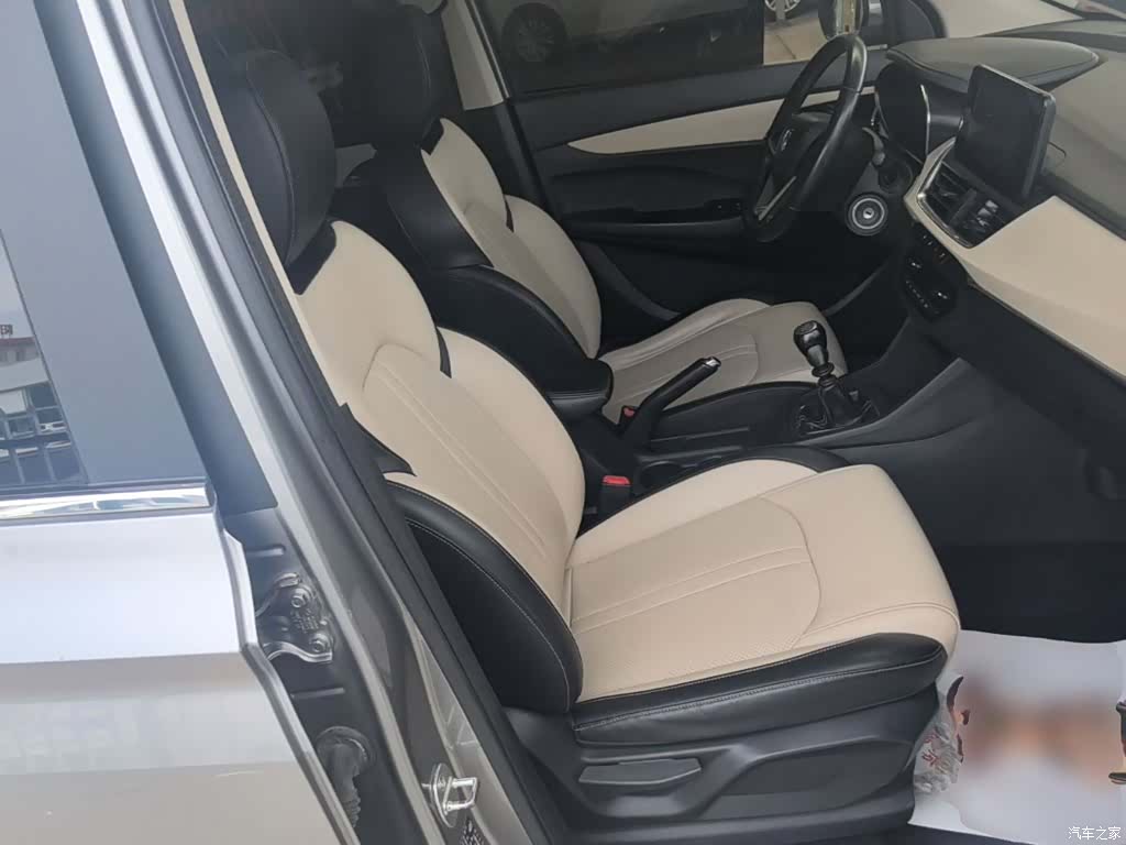 Wuling 360, 2019 25
