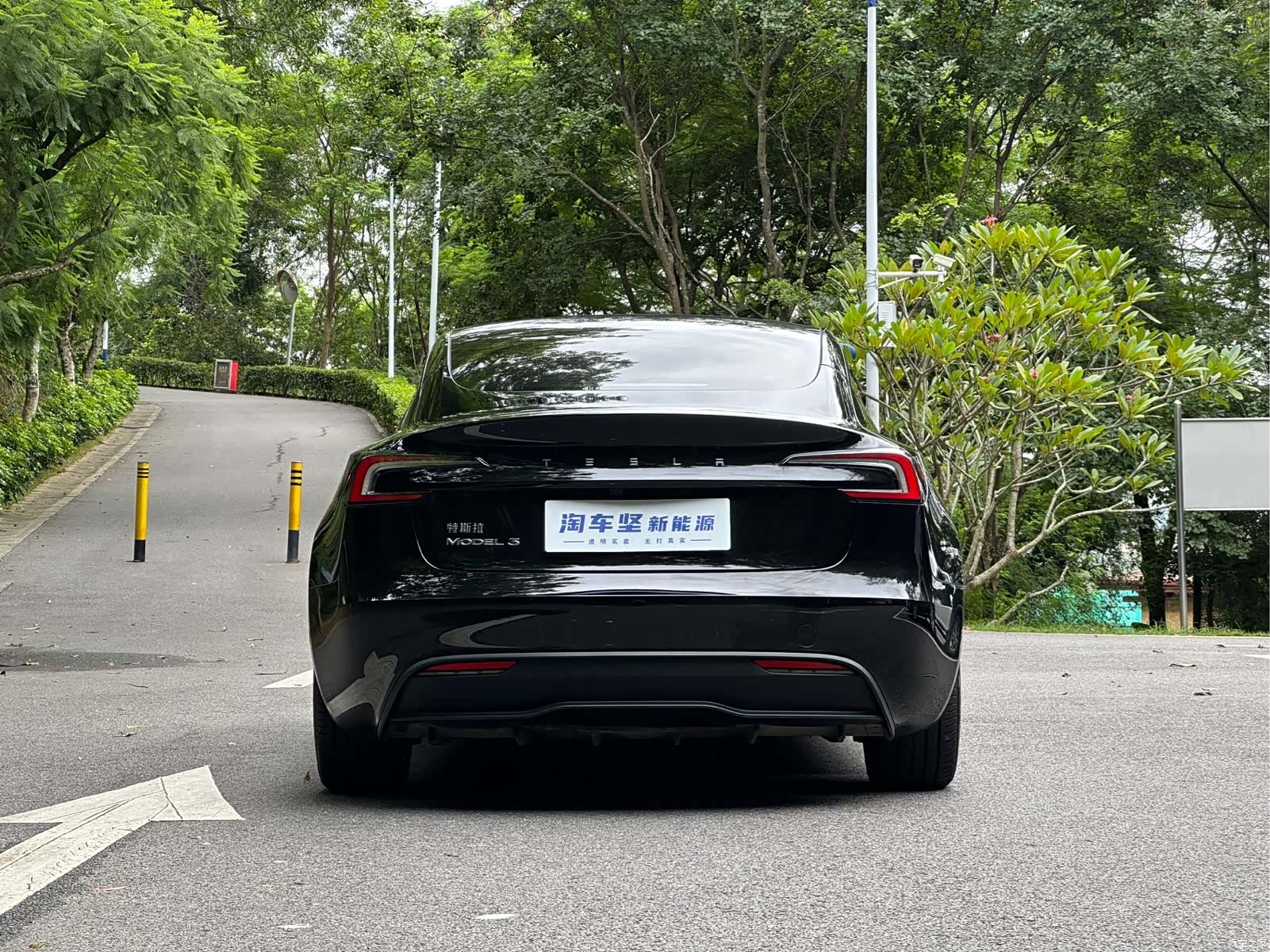 Tesla Model 3, 2025 8
