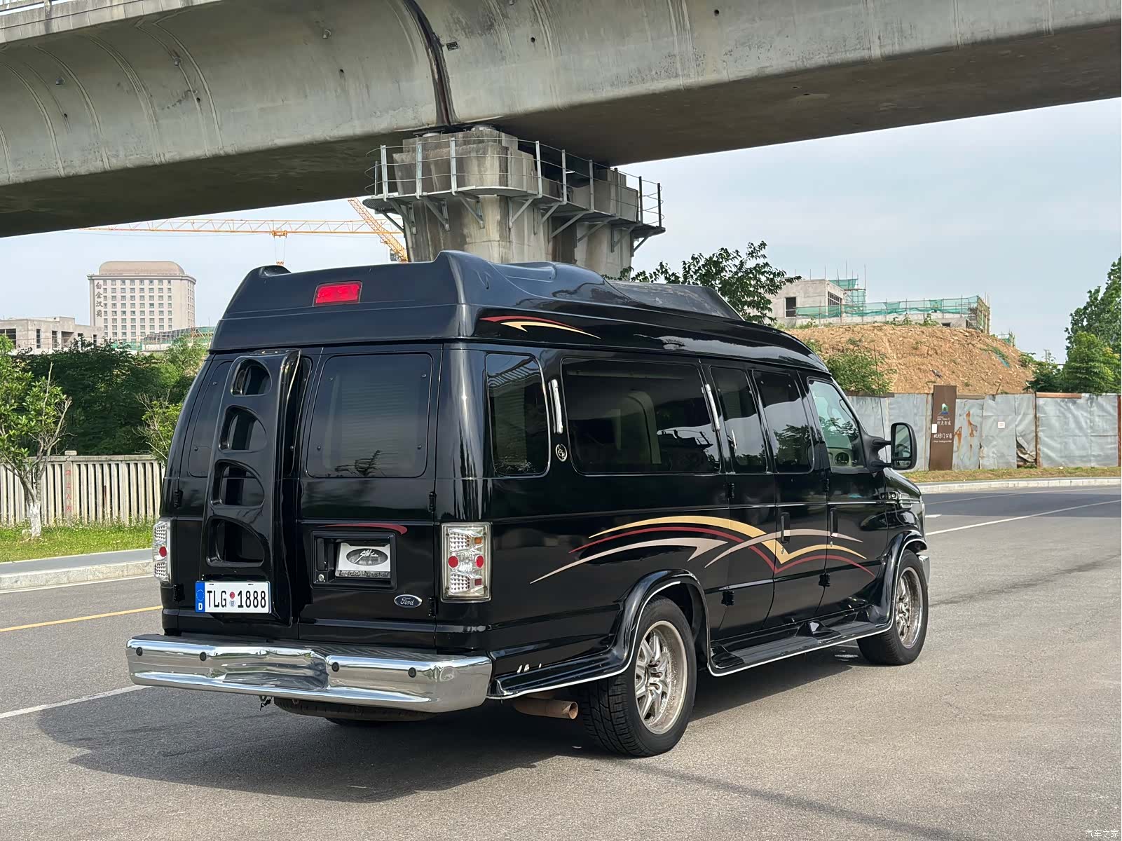 Ford E350, 2010 15