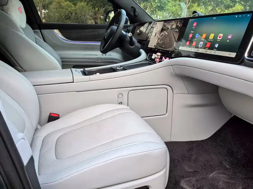 AITO Ask the world M9