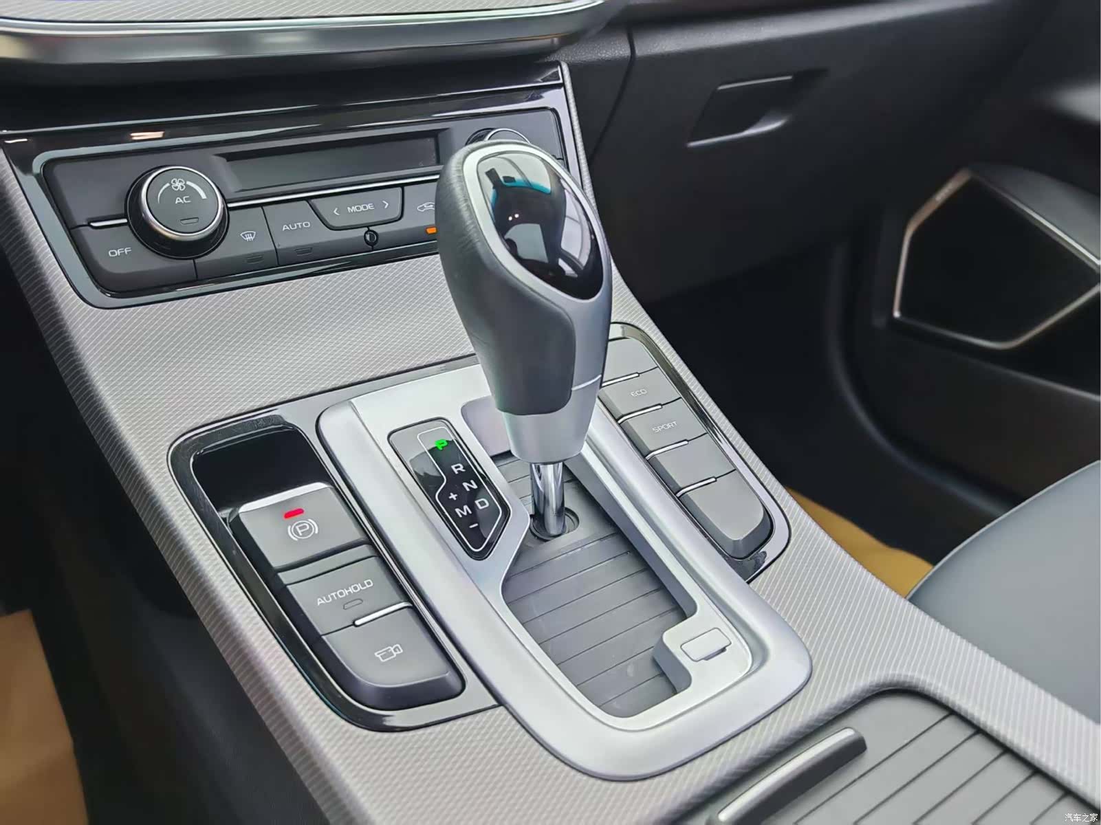 Geely Emgrand, 2018 21