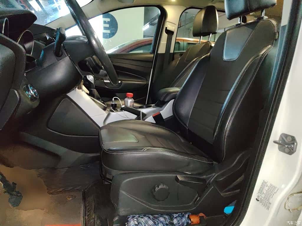 Ford Kuga, 2014 12