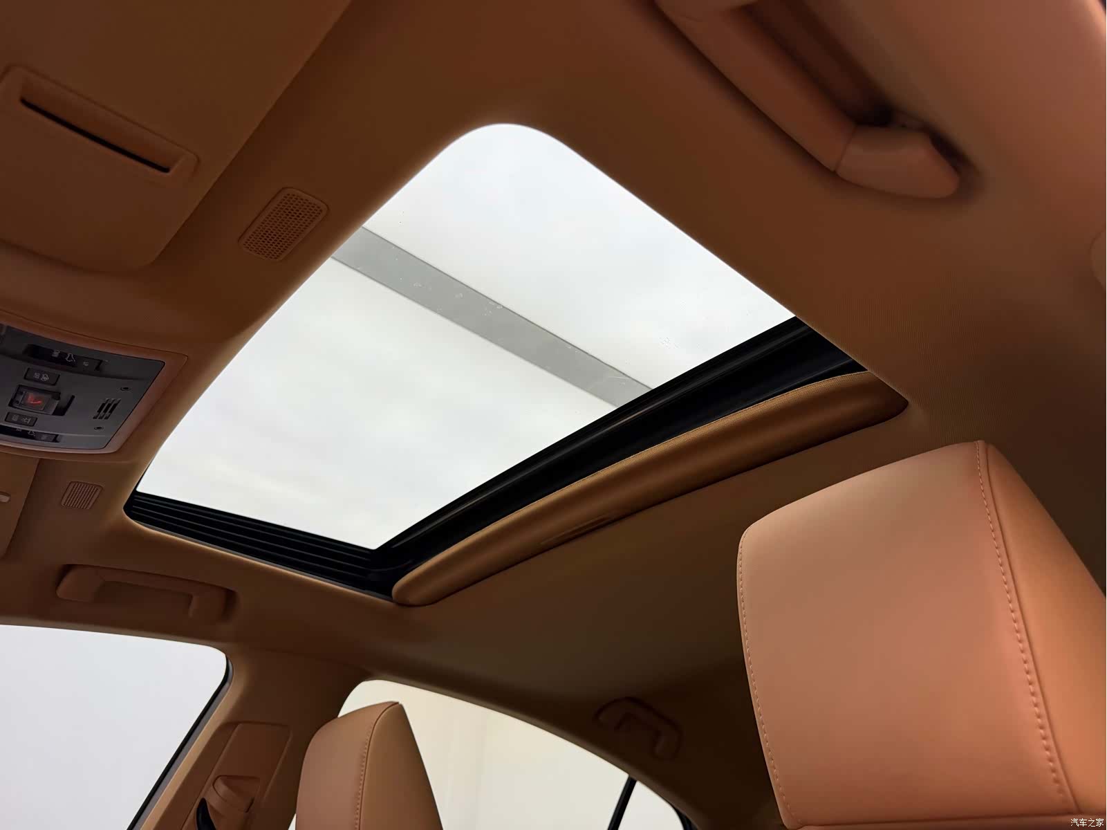 Lexus ES, 2024 13