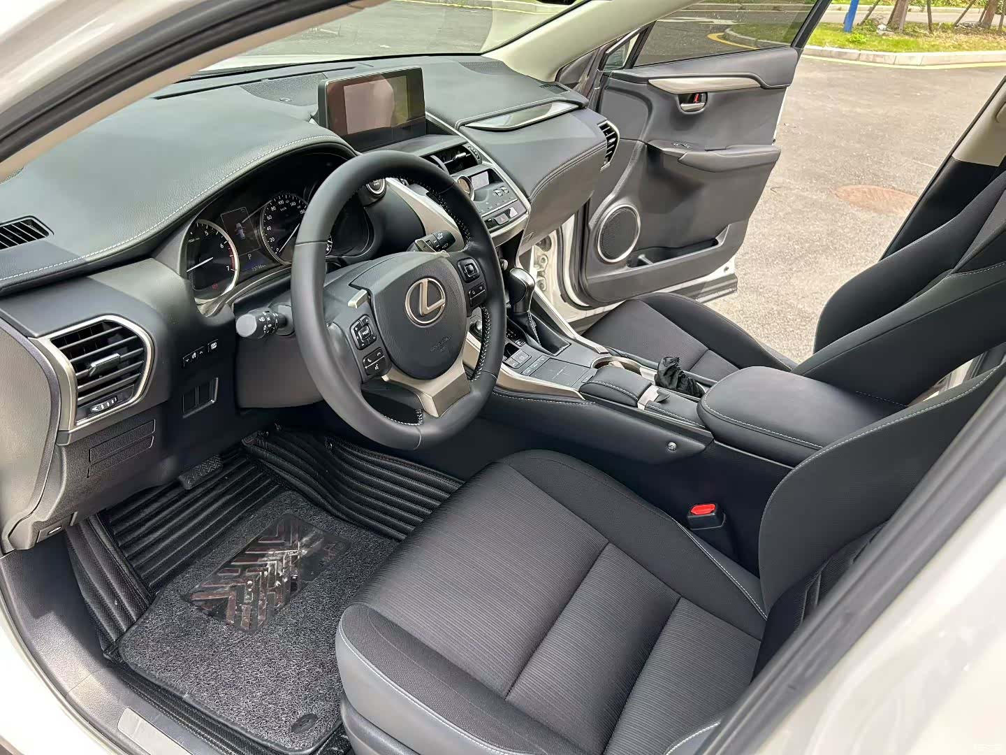 Lexus NX, 2019 7
