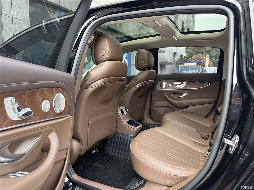 Mercedes-Benz E-Class, 2023 6