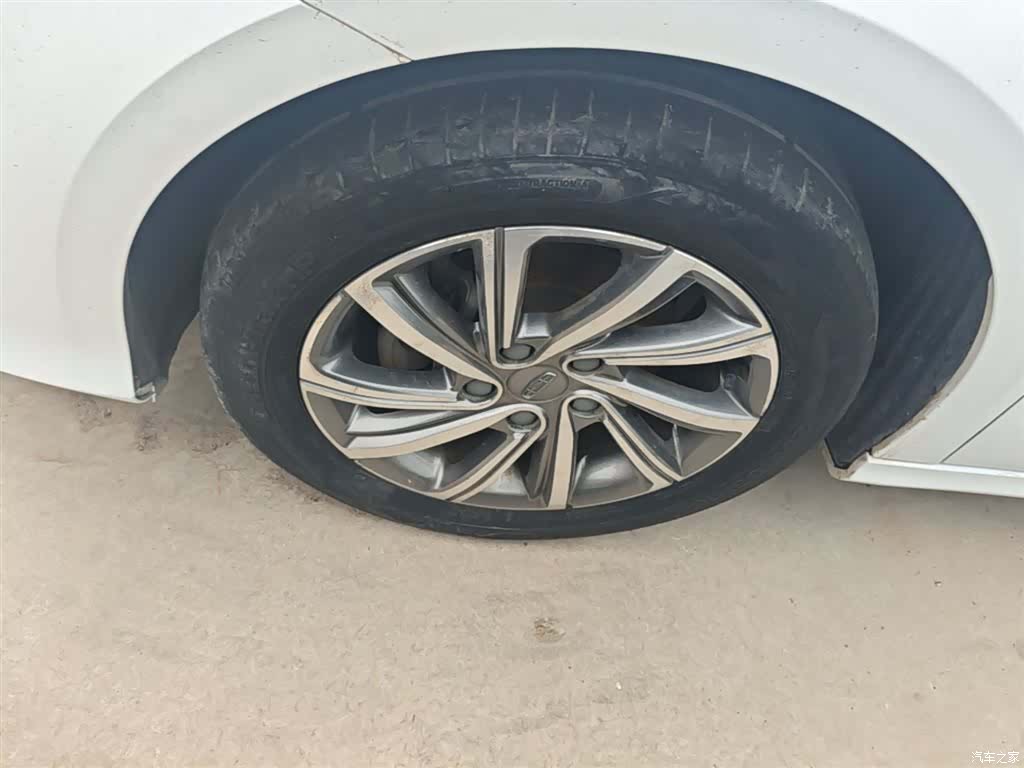 Geely Binray, 2019 23