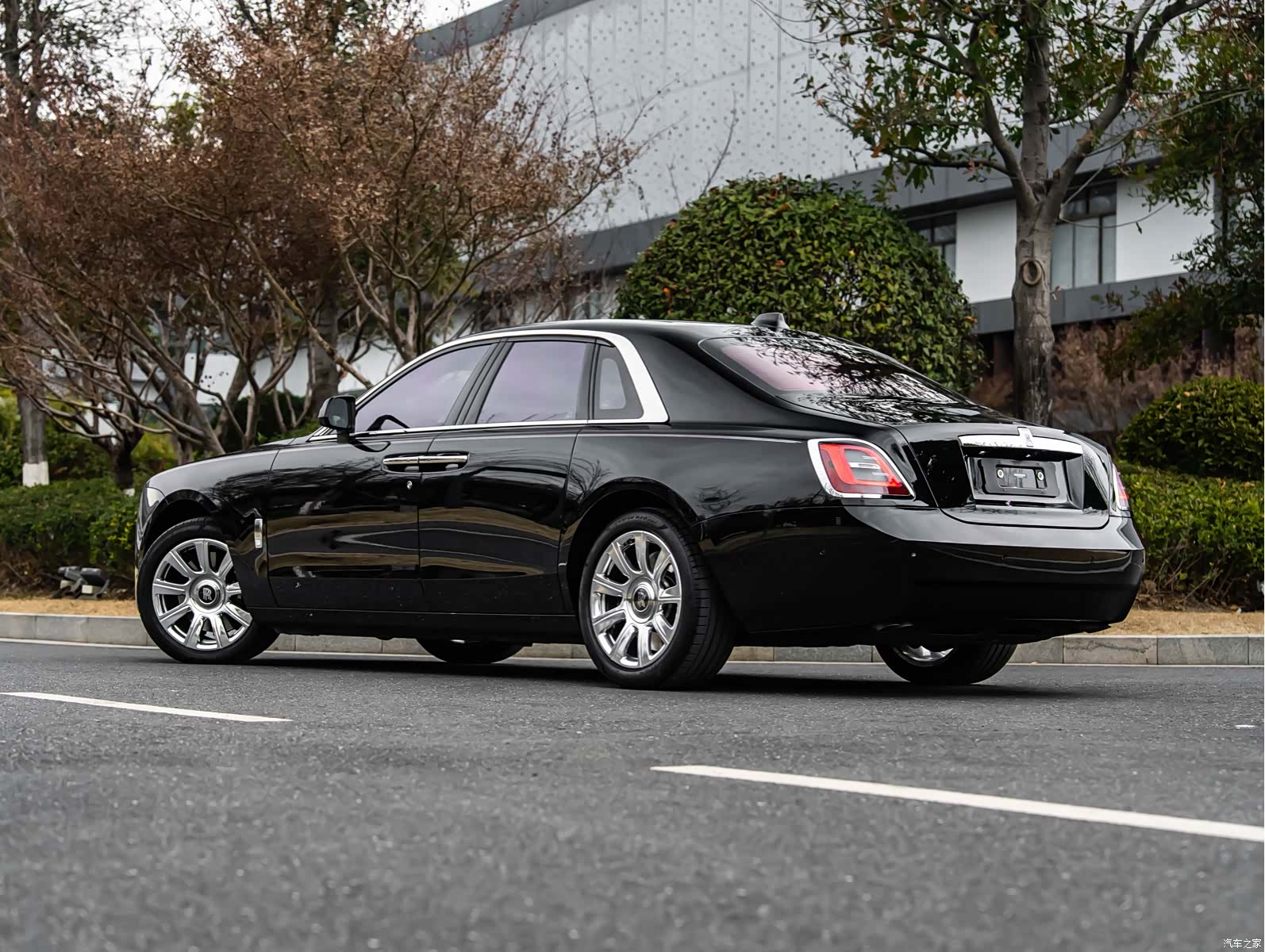 Rolls-Royce Ghost, 2024 17