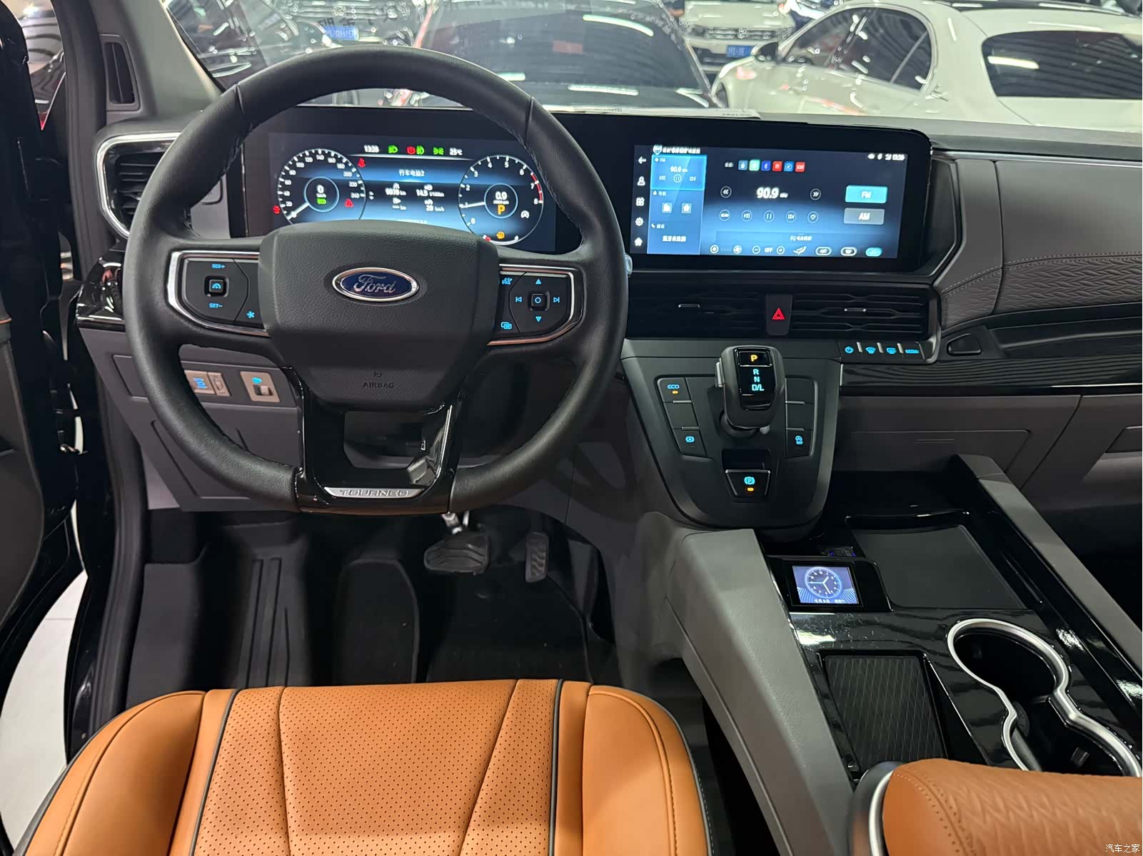 Ford Tourneo, 2025 все фото
