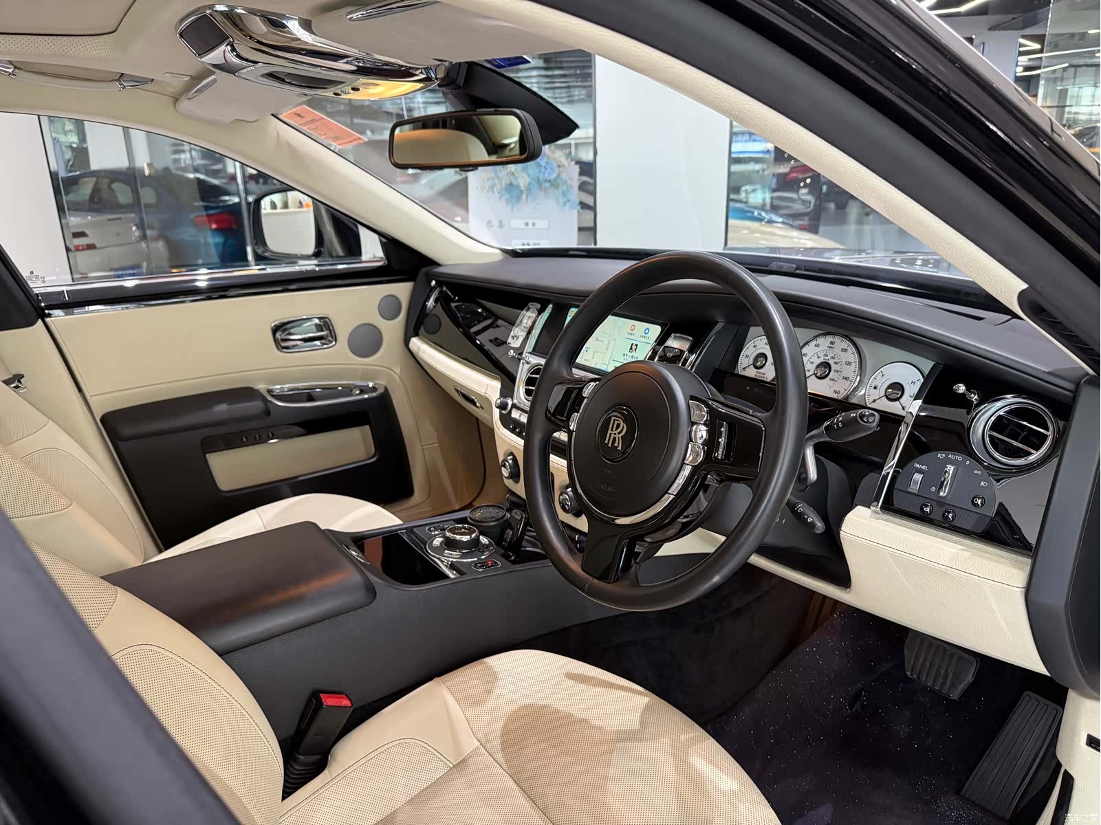 Rolls-Royce Ghost, 2011 6