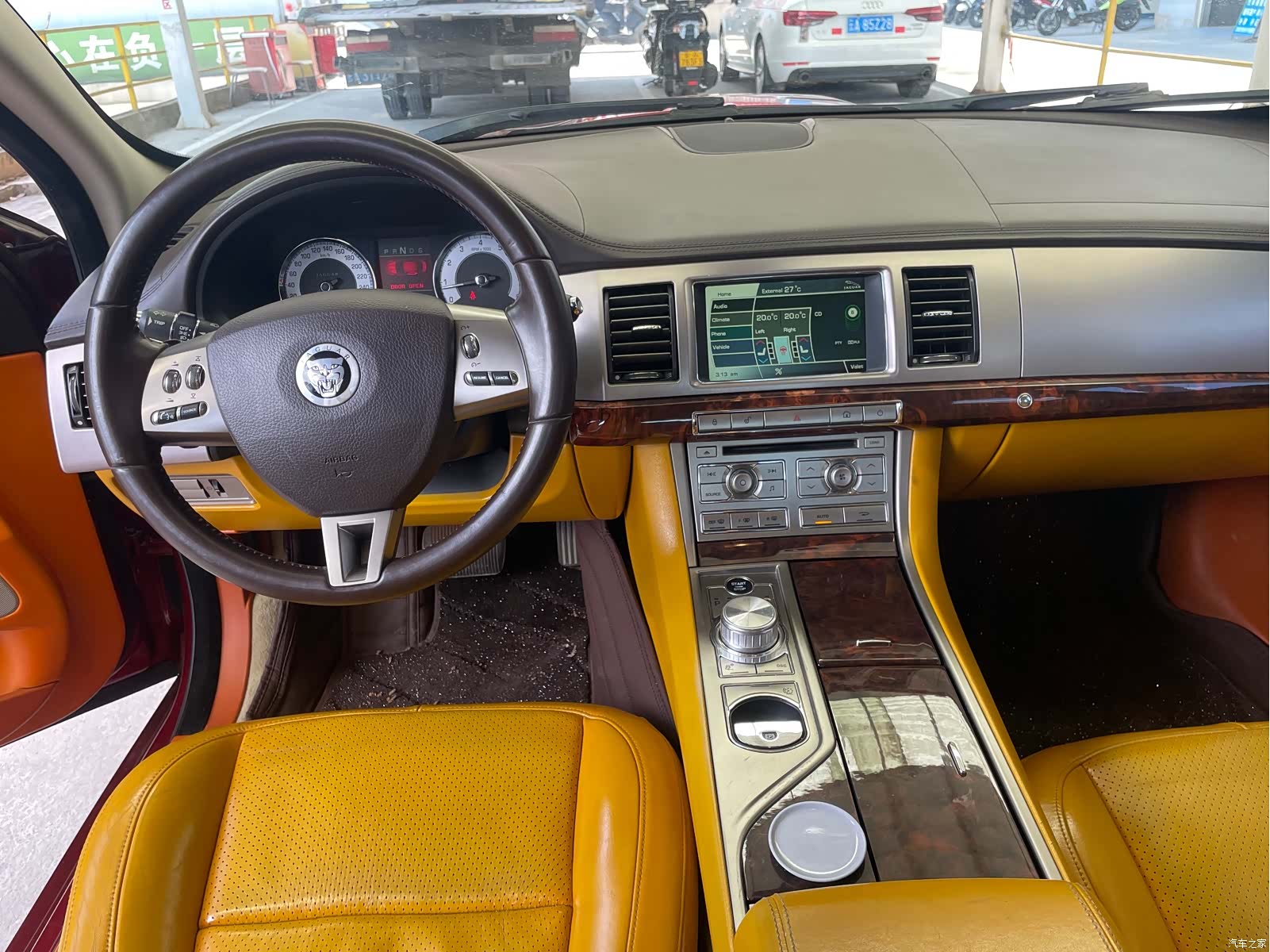 Jaguar XF, 2011 14