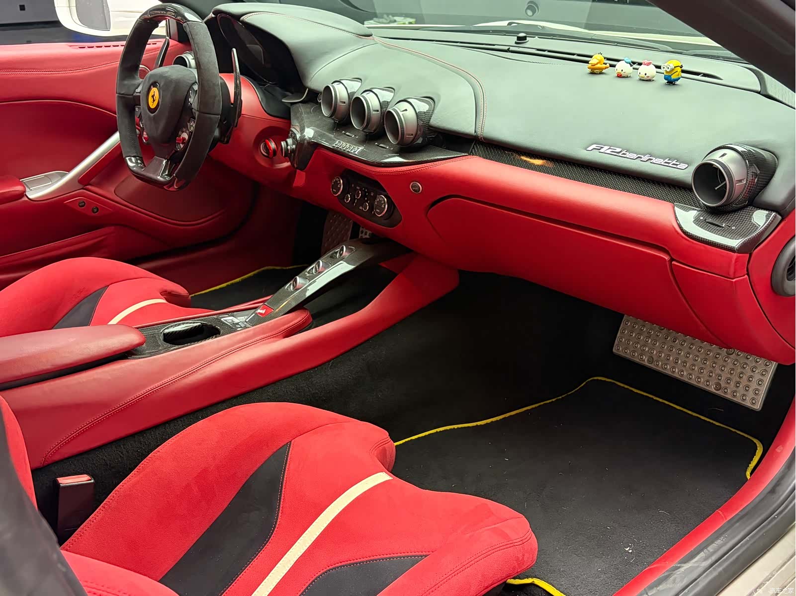 Ferrari F12ber, 2014 13