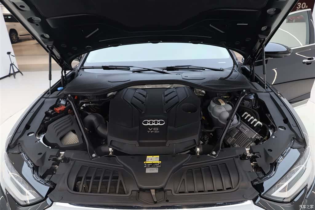Audi A8L, 2023 12
