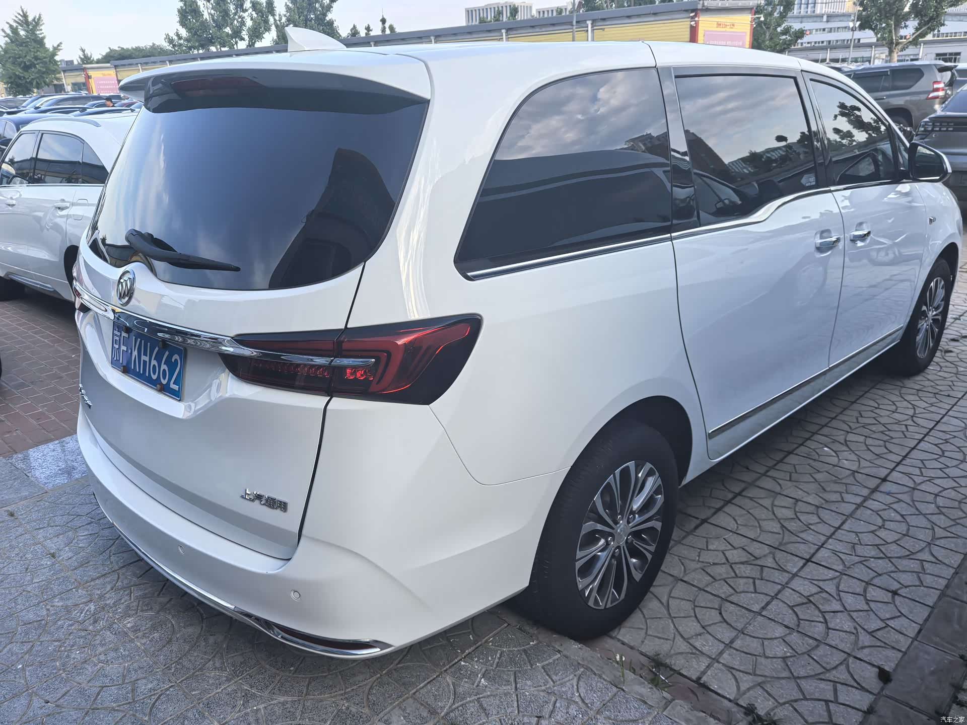 Buick GL8, 2022 все фото