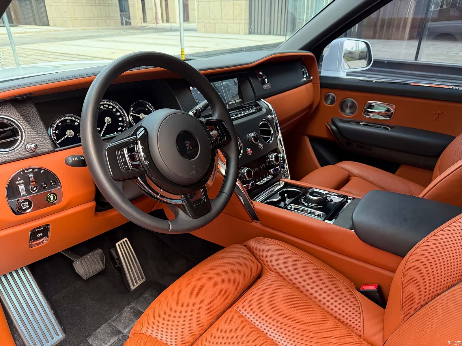 Rolls-Royce Cullinan, 2021 4