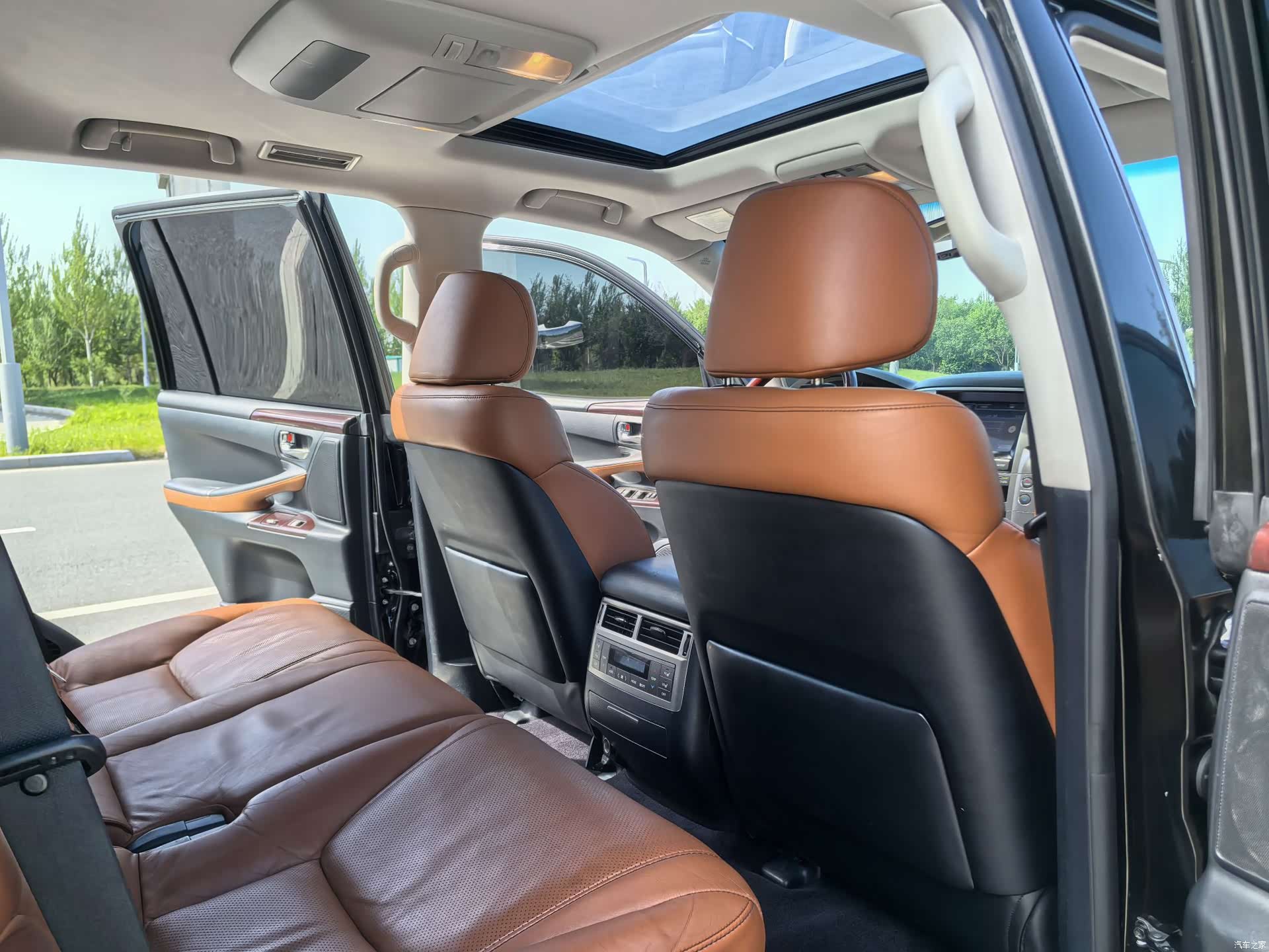 Lexus LX, 2012 15