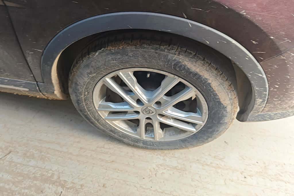 Wuling 560, 2016 6