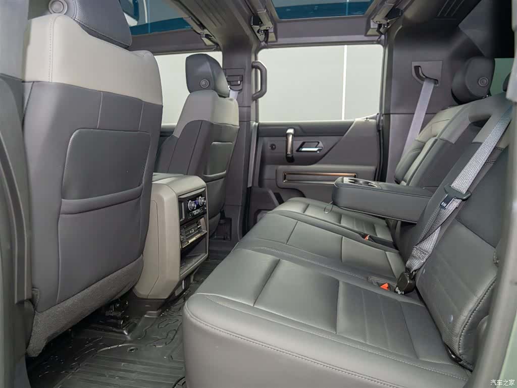 Hummer SUV, 2024 16