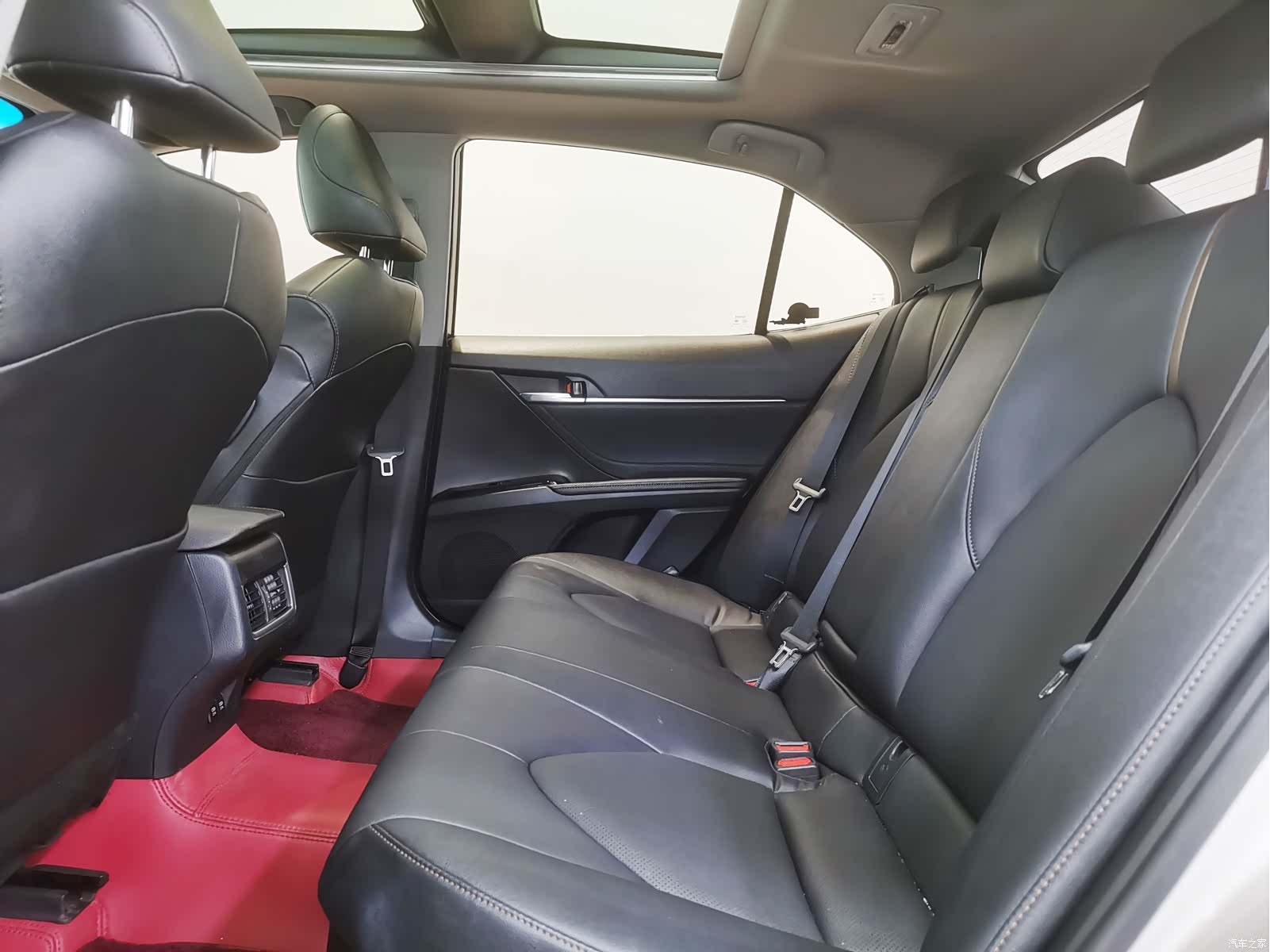 Toyota Camry, 2022 16