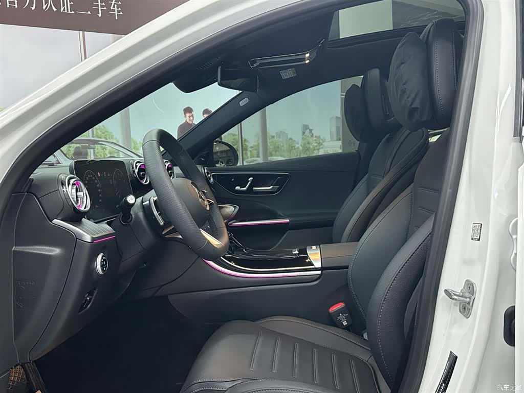 Mercedes-Benz C-Class, 2026 10