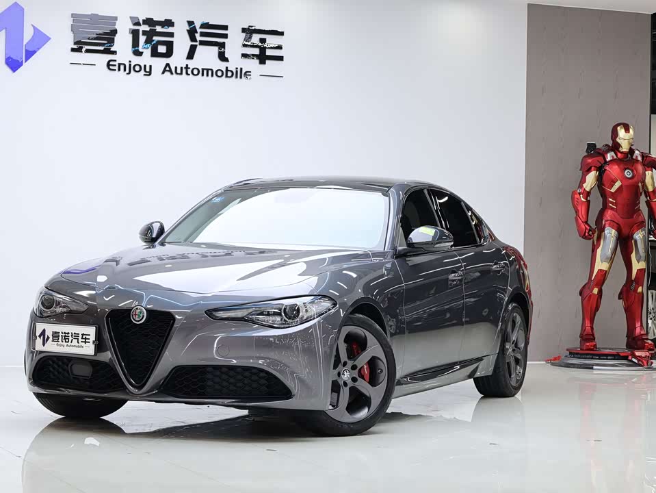 Alfa Romeo Giulia Alfa Romeo Giulia