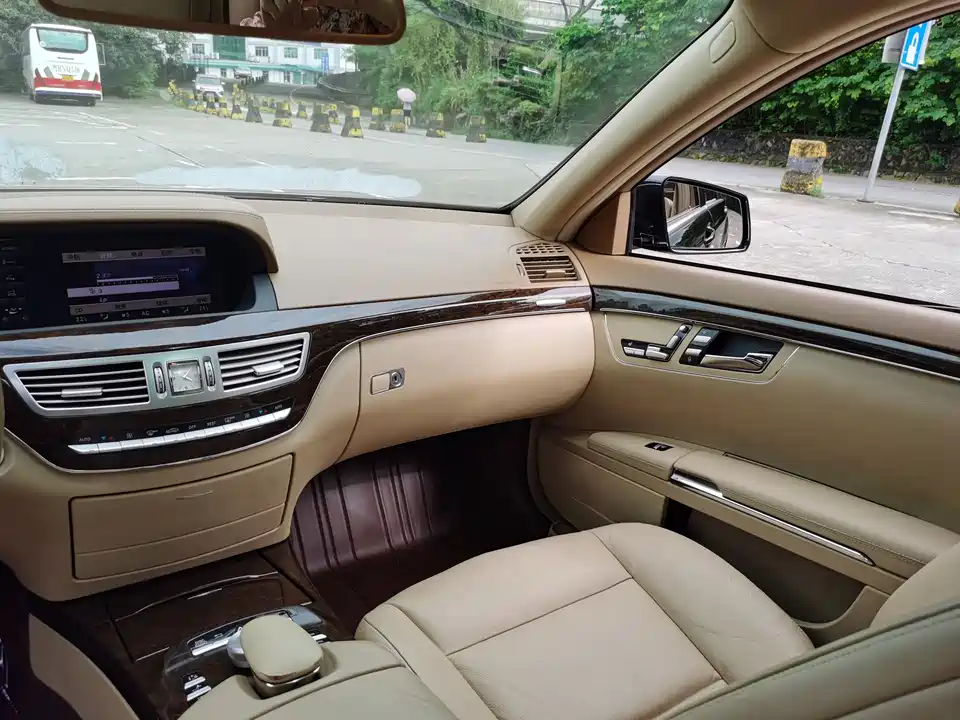 Mercedes-Benz S-class Mercedes-Benz S-class