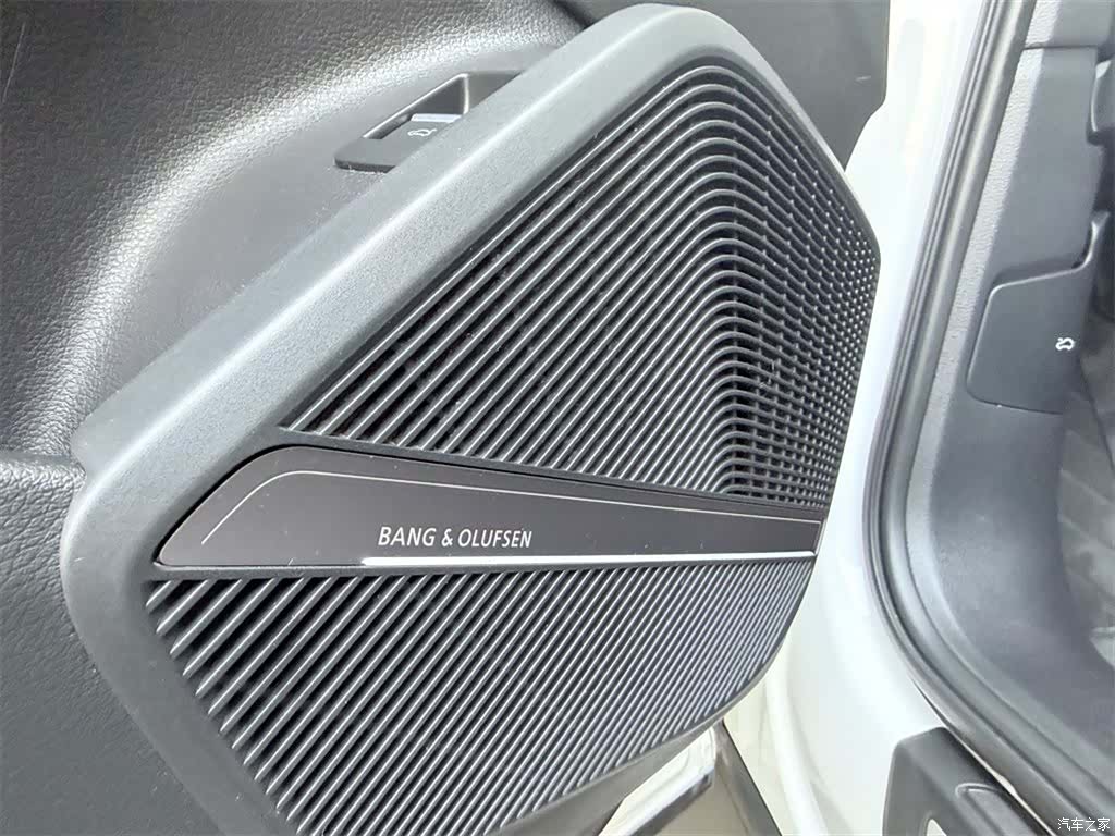 Audi Q5L, 2022 11