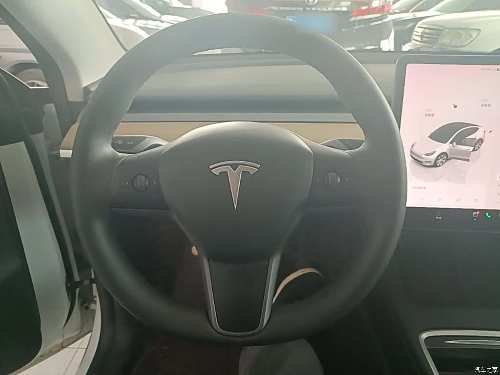 Tesla Model Y, 2023 7