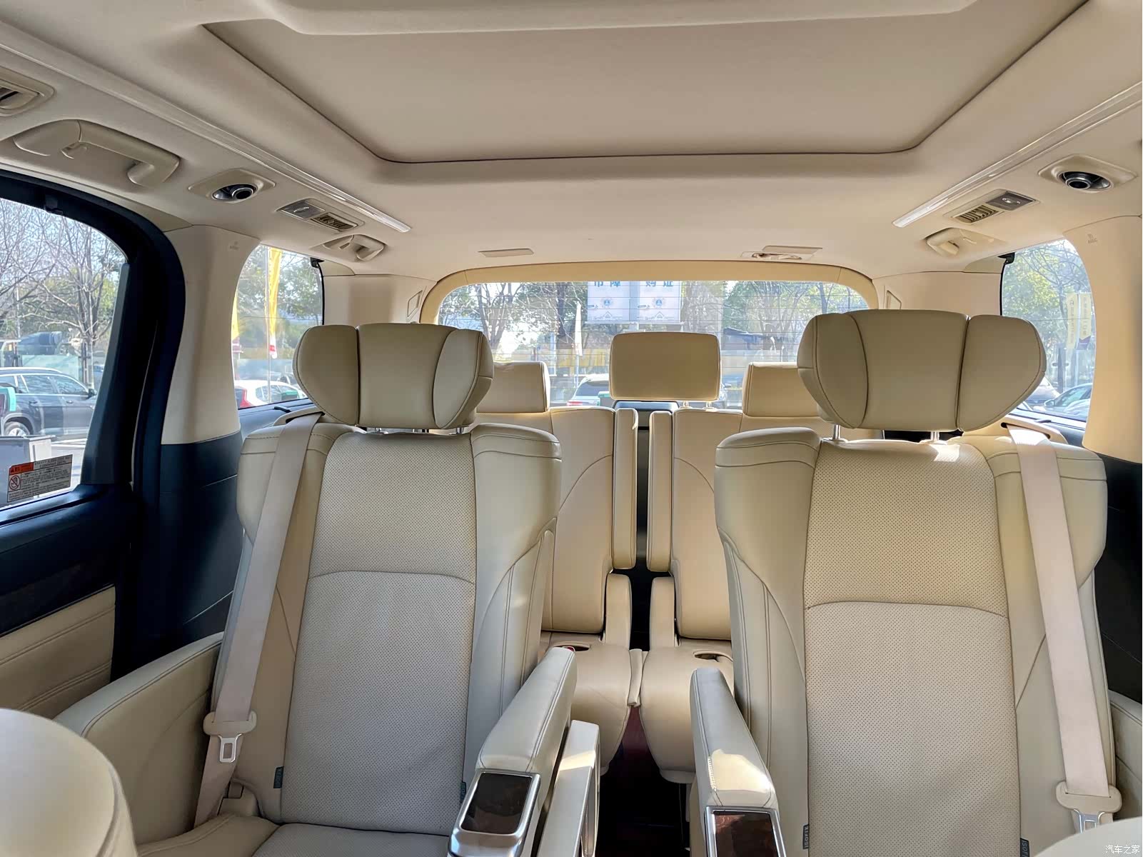 Toyota Alphard, 2020 4