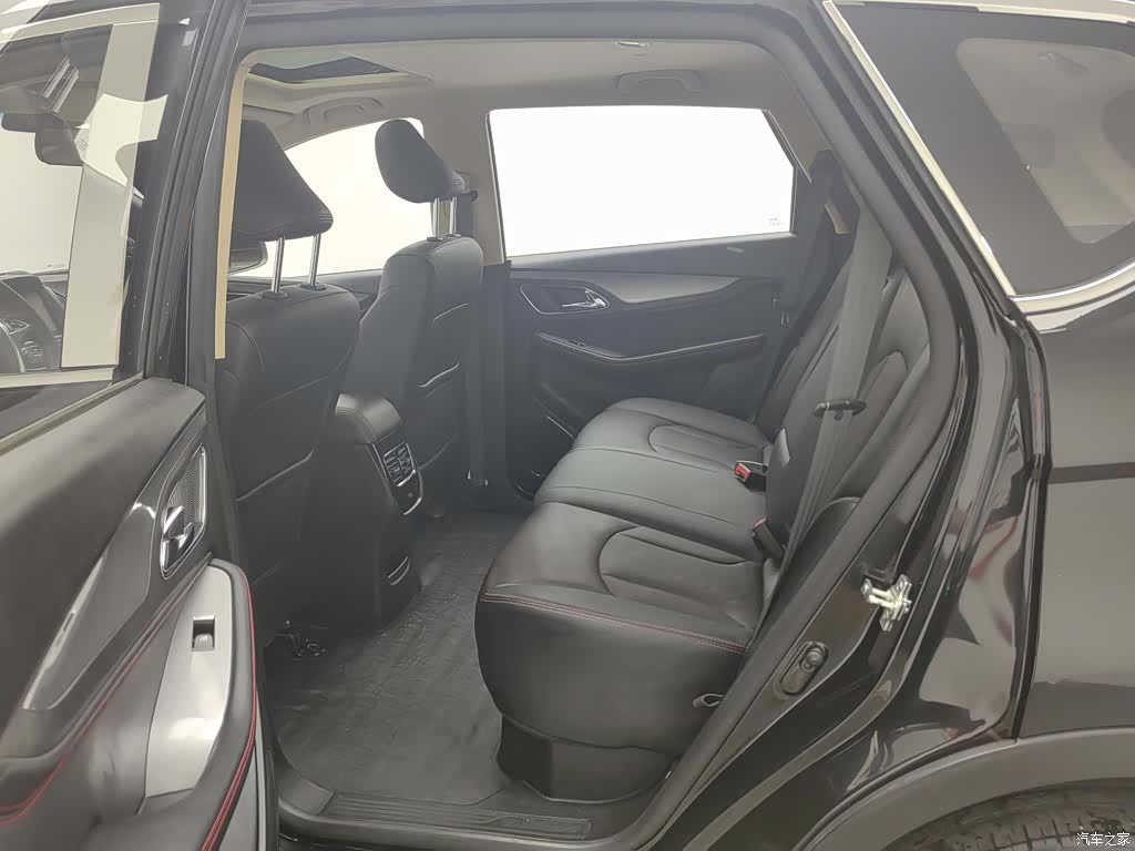 Wuling 560, 2015 15