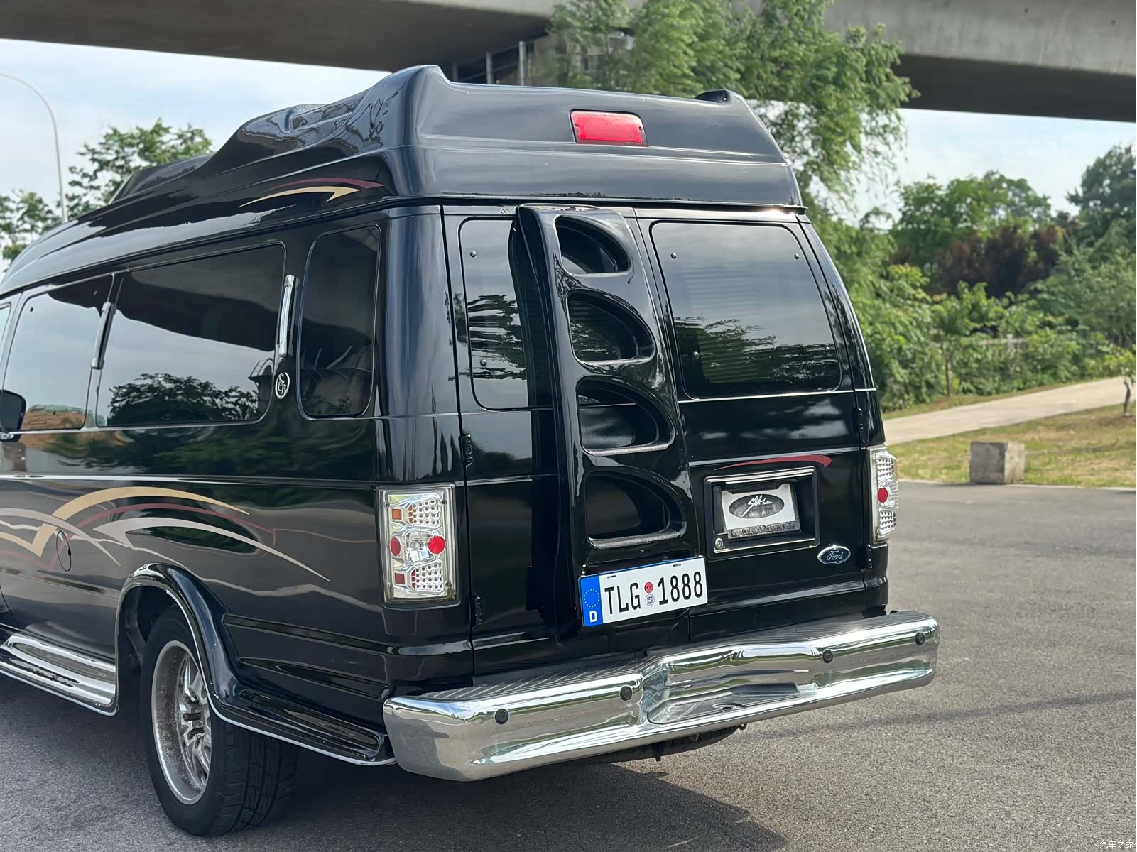 Ford E350, 2010 17
