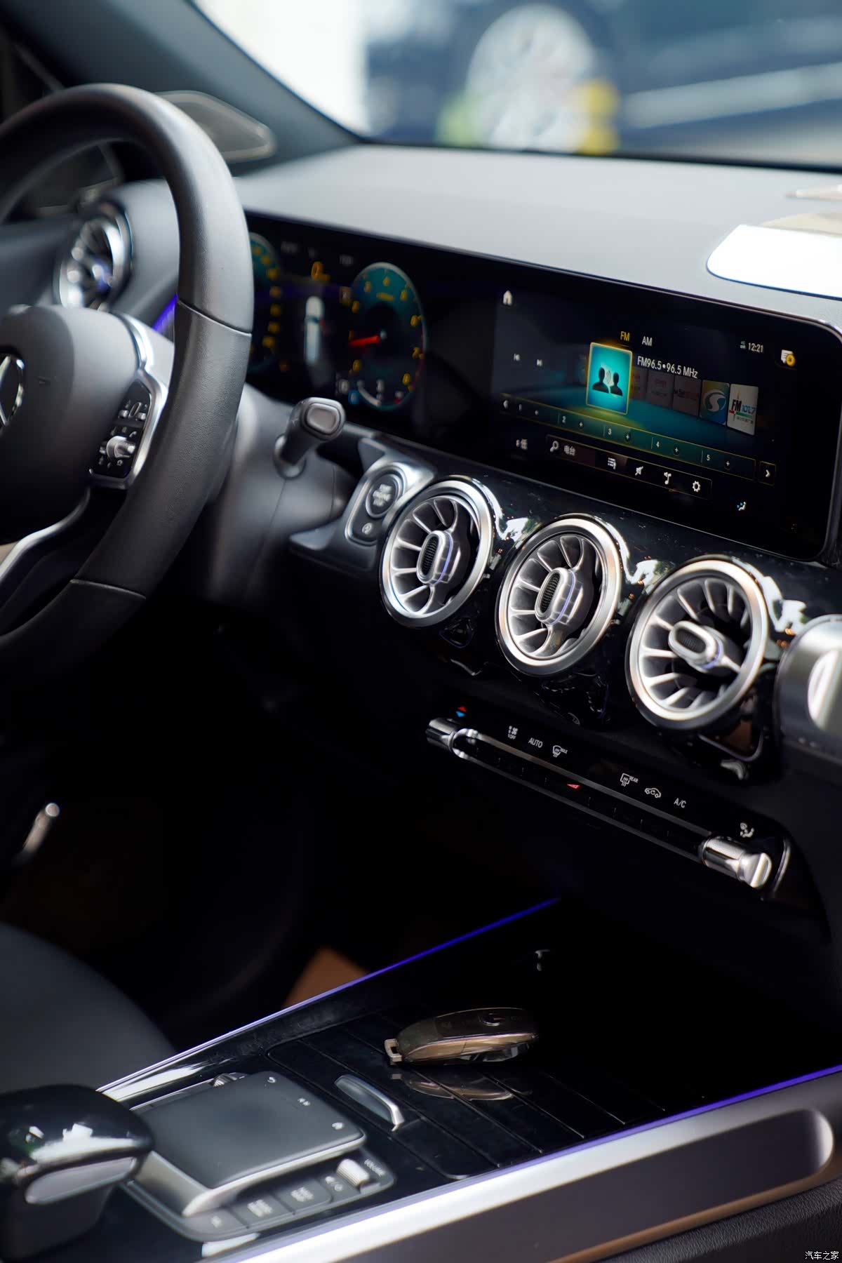 Mercedes-Benz GLB, 2021 16