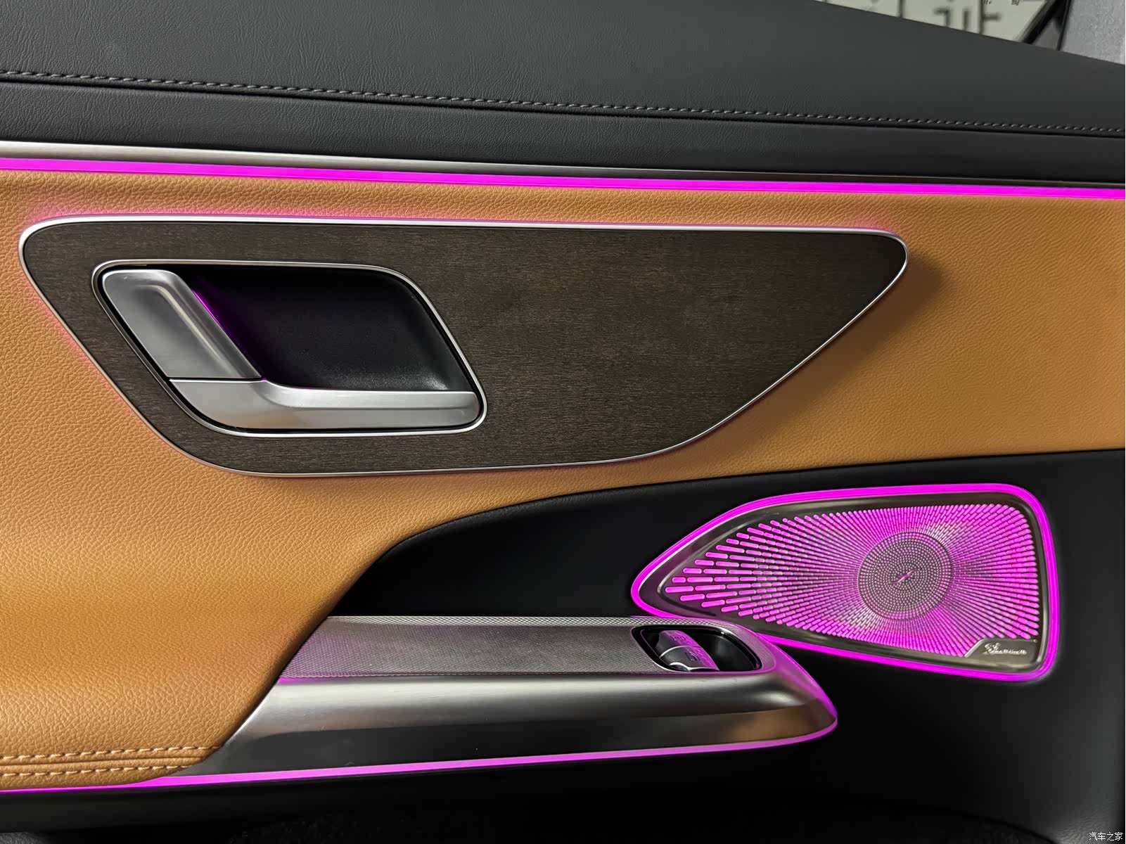 Mercedes-Benz E-Class, 2024 15