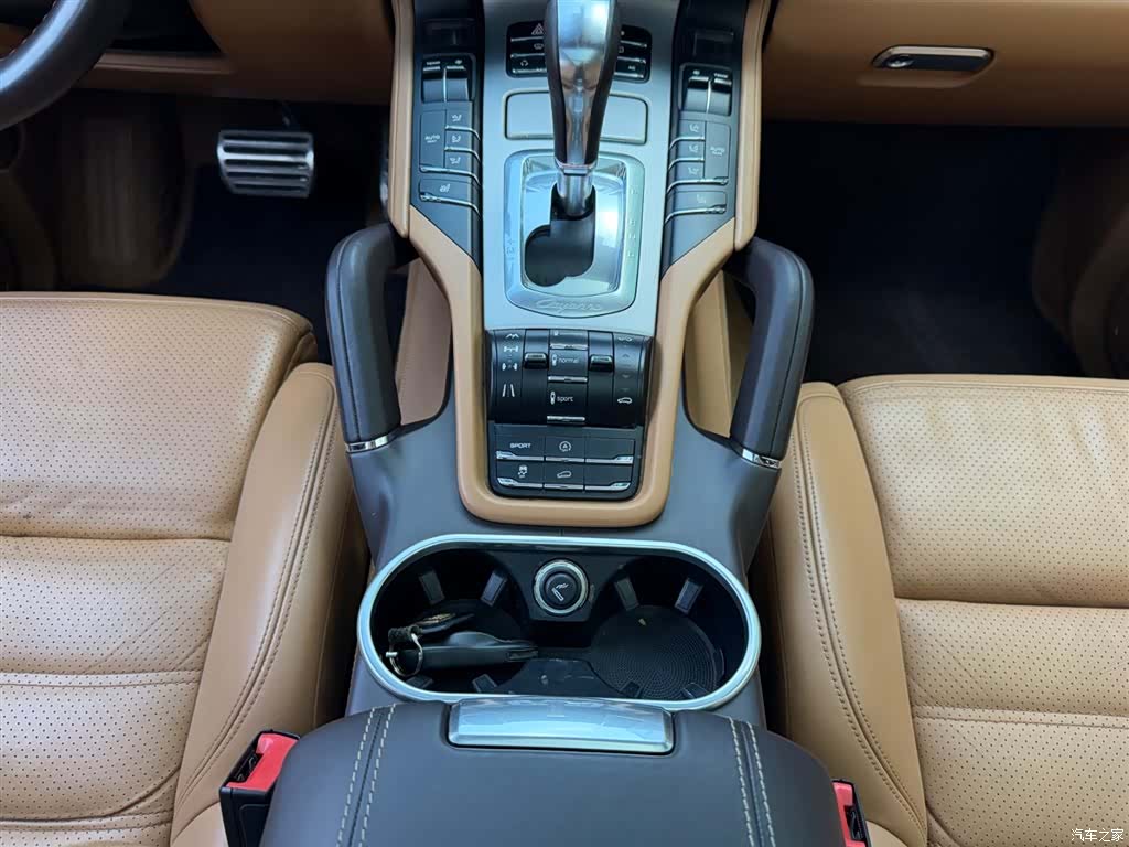 Porsche Cayenne, 2011 7