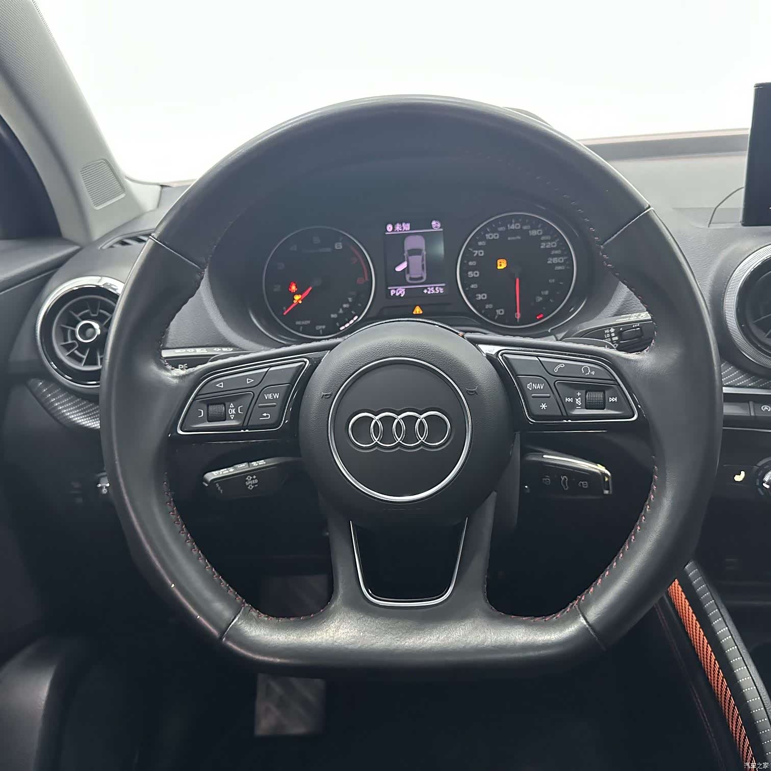 Audi Q2L, 2022 12