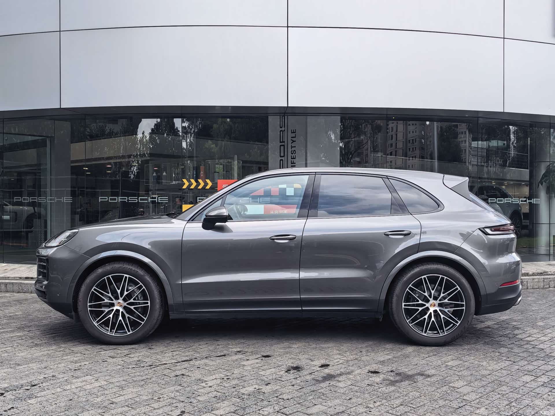 Porsche Cayenne, 2025 3
