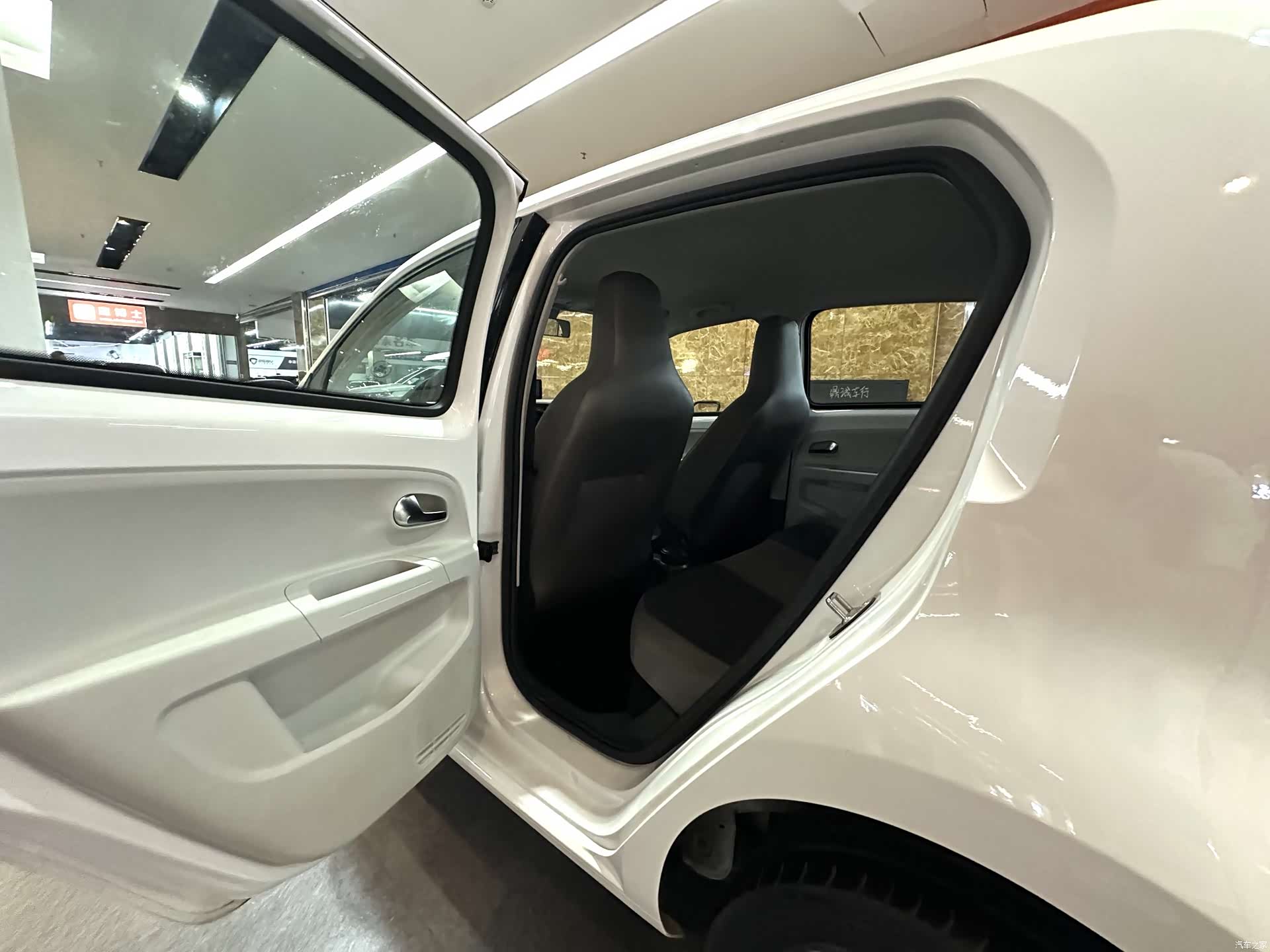 Volkswagen up, 2016 16