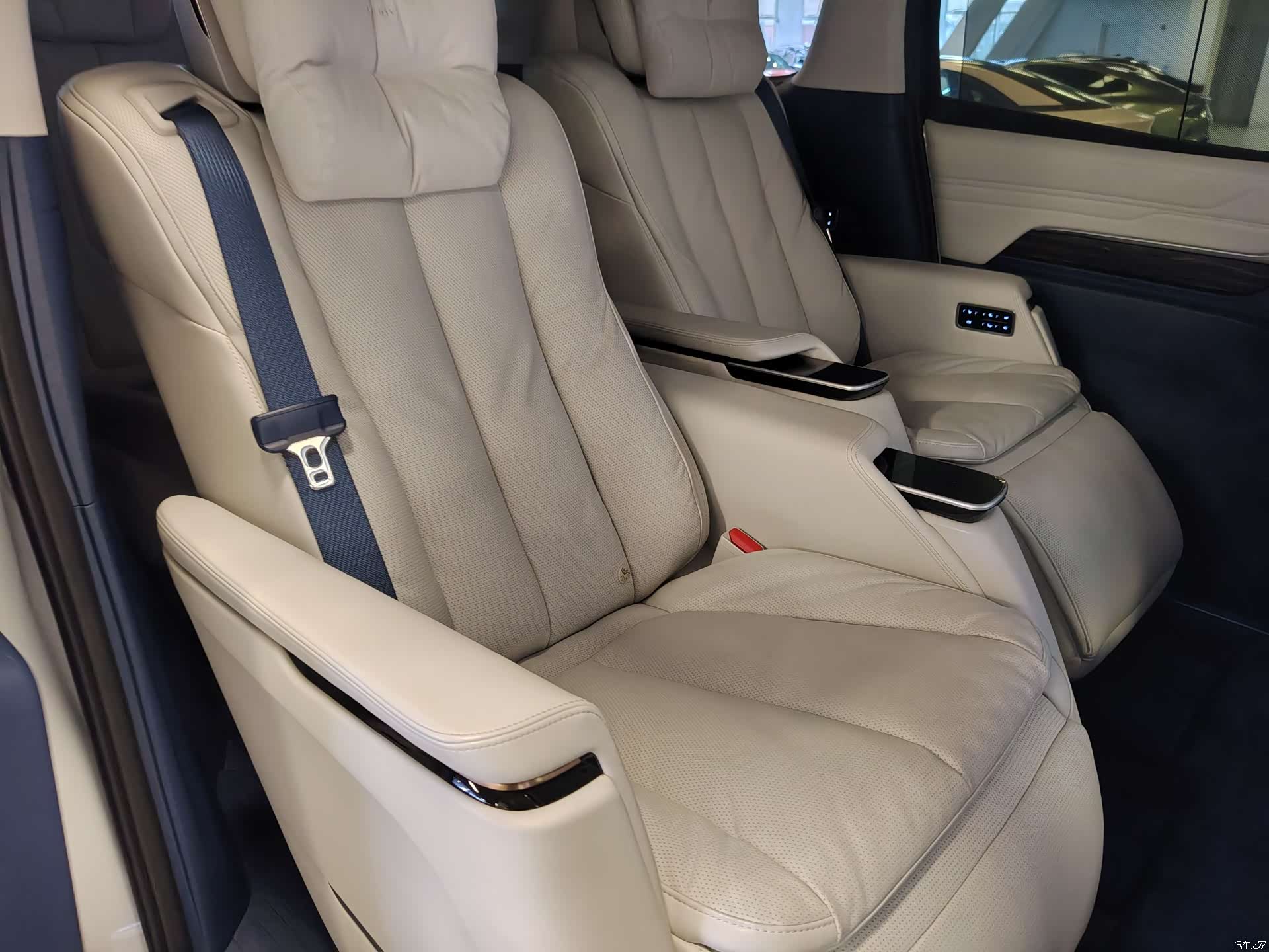Buick Century, 2024 36