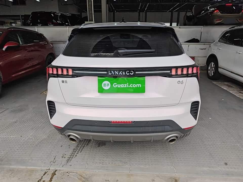 Lynk & Co 06