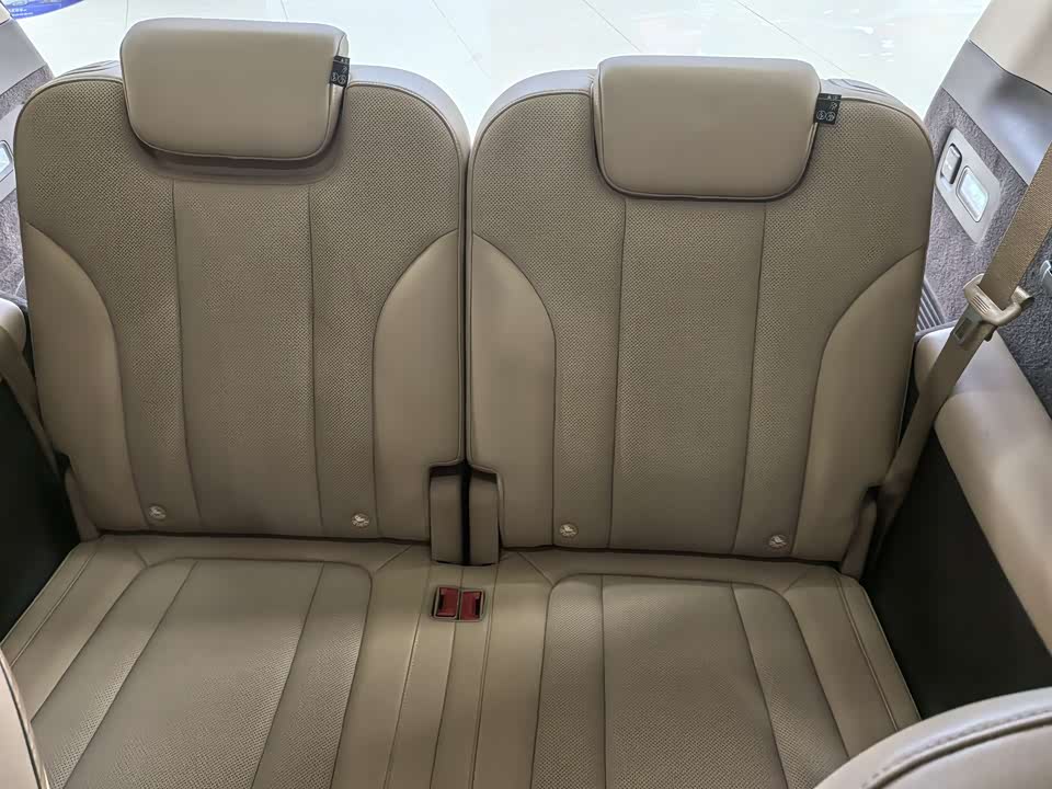 AITO Ask the world M7