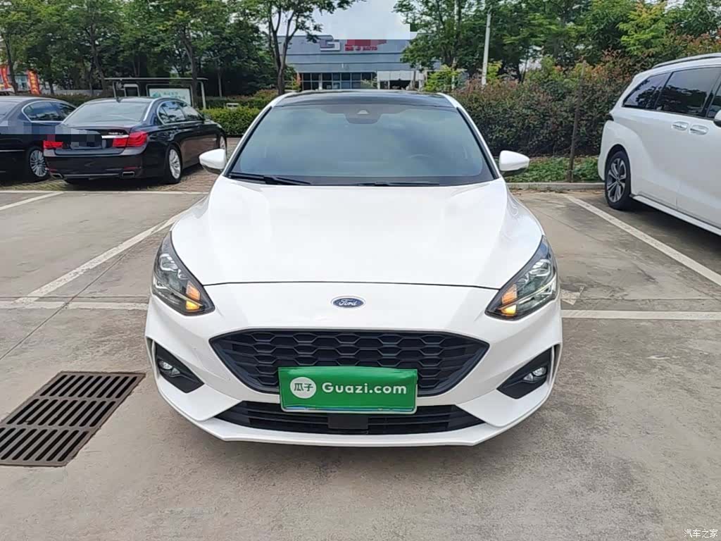 Ford Focus, 2021 3
