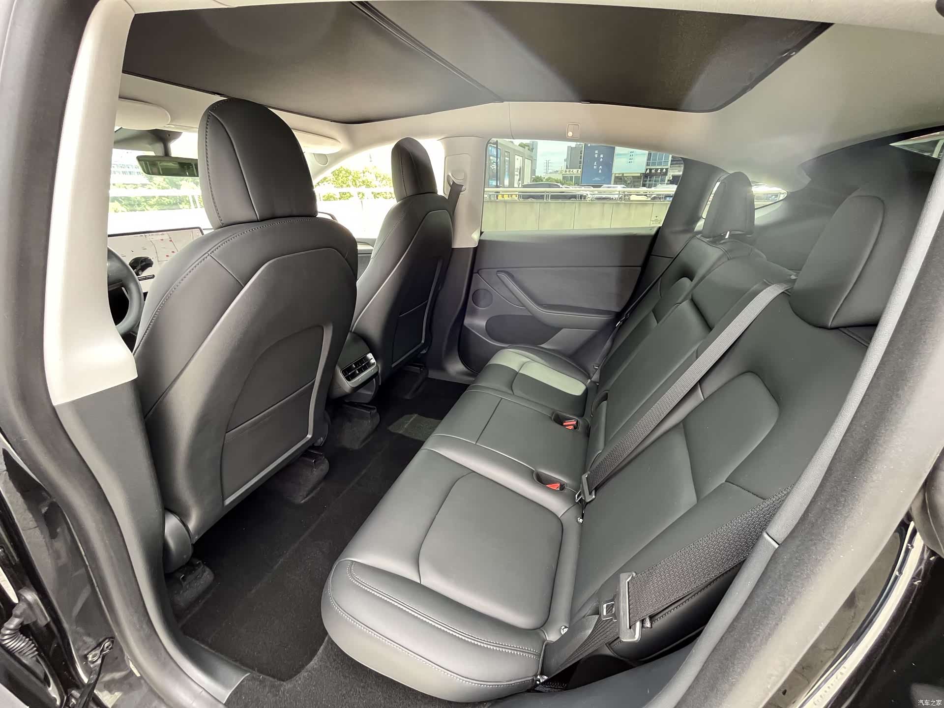 Tesla Model Y, 2021 11