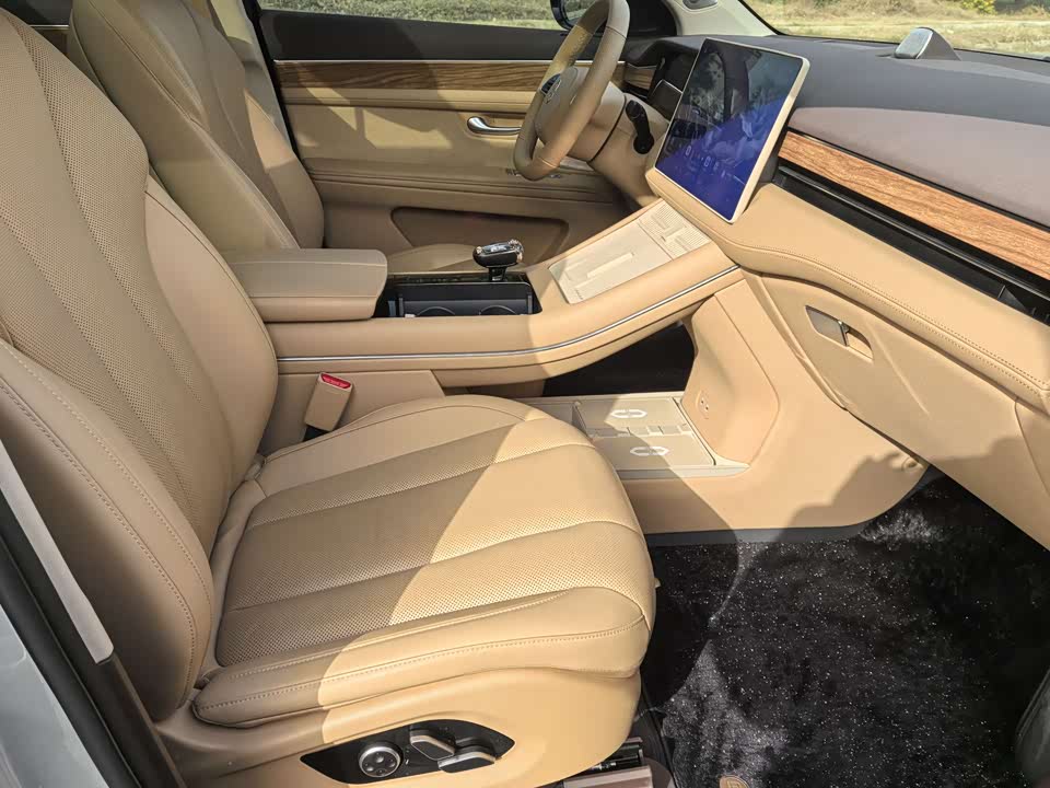 AITO Ask the world M7