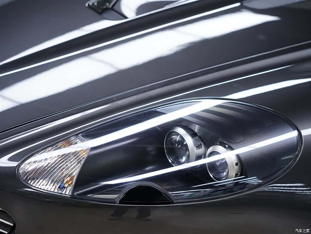 Aston Martin DBS, 2010 16
