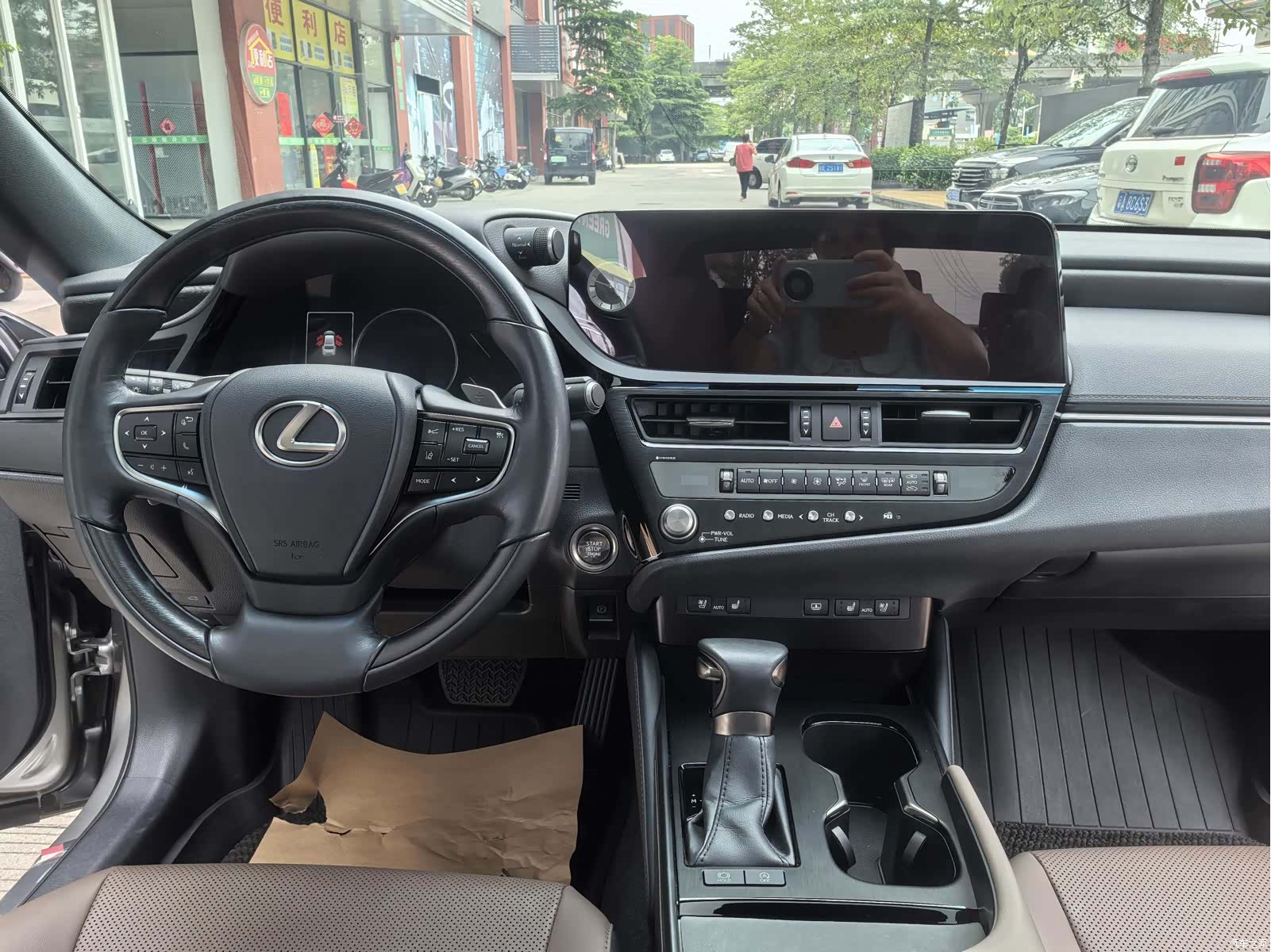 Lexus ES, 2023 13