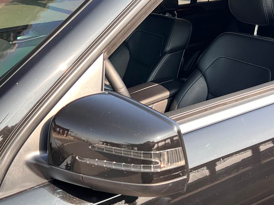 Mercedes-Benz M class