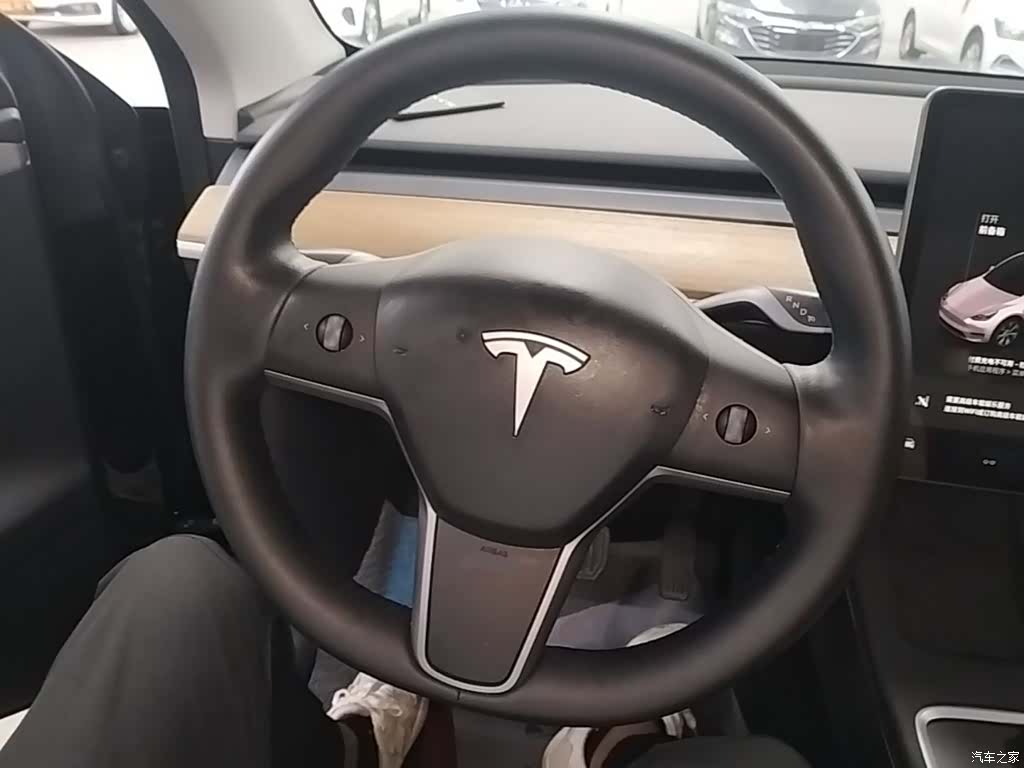 Tesla Model Y, 2023 11