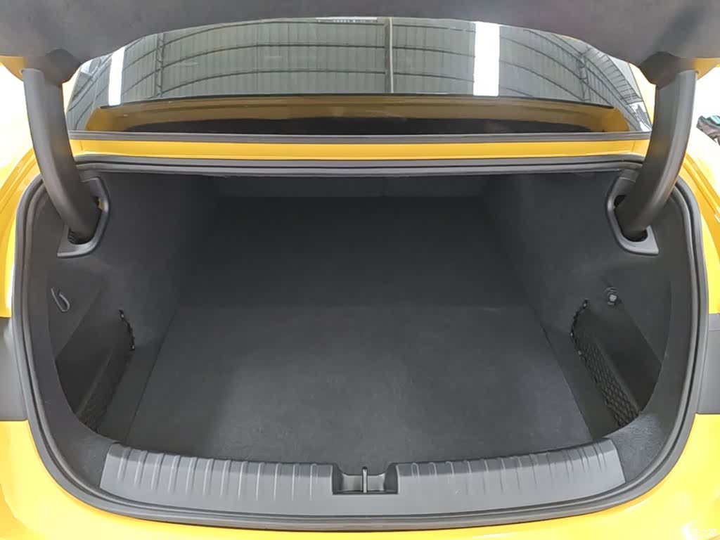 Xiaomi SU7, 2025 19
