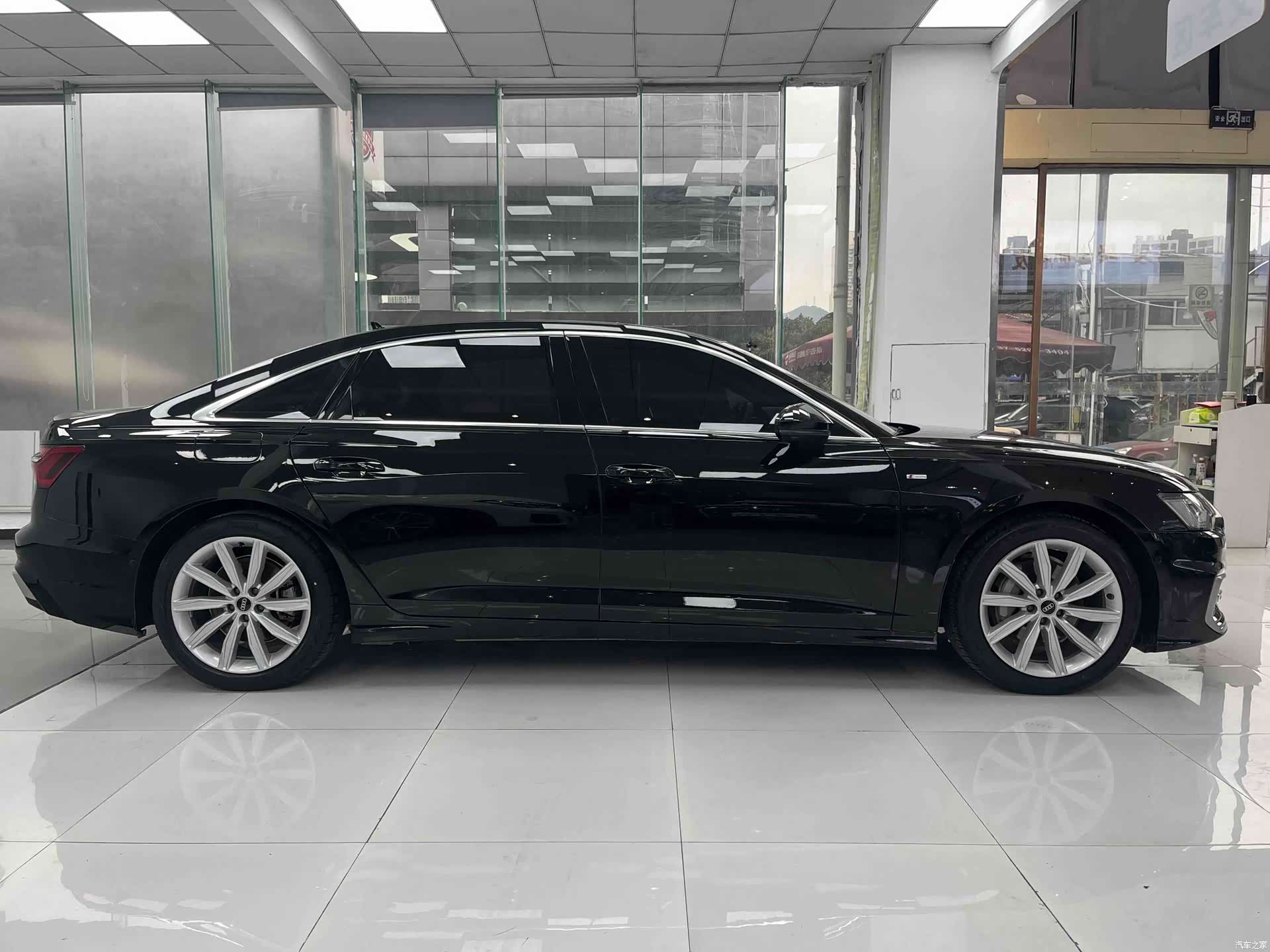 Audi A6L, 2022 10